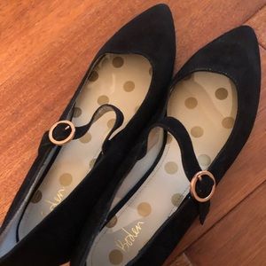 Boden size 41 flats 9.5 in US size please check boden website for fit